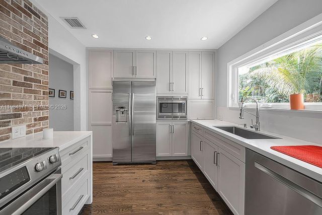 5850 SW 47 ST -, Miami, FL 33155