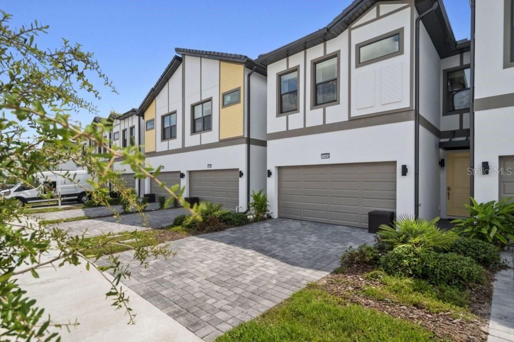 Image 41 of property listing at 10424 EBB TIDE LANE, Orlando, FL 32821