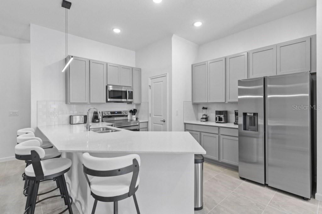 Image 9 of property listing at 10424 EBB TIDE LANE, Orlando, FL 32821