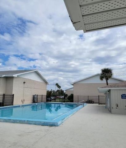 817 SKY LAKE CIRCLE A, Orlando, FL 32809