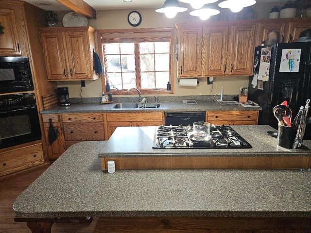 1808 8th Avenue, Belle Plaine, IA 52208
