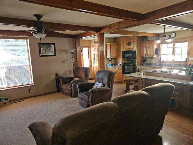 1808 8th Avenue, Belle Plaine, IA 52208