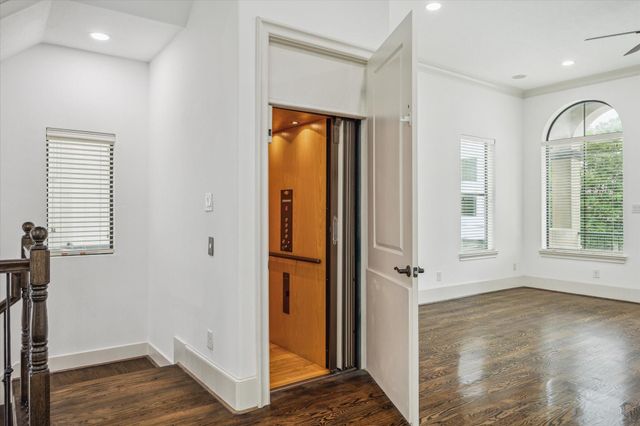 5411 Gibson Street, Houston, TX 77007