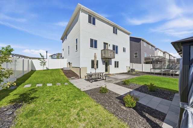 7184 N CRYSTAL BROOK DR, Eagle Mountain, UT 84005