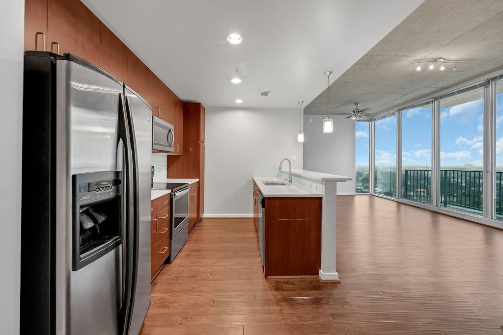 5925 Almeda Road 11501, Houston, TX 77004