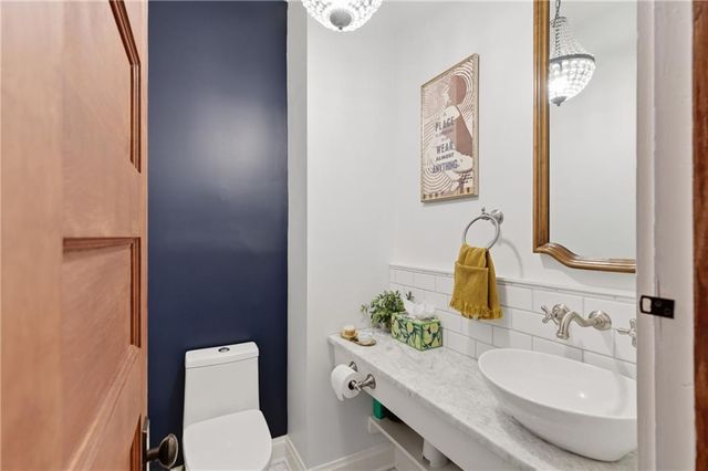 121 Lawn Avenue, Kansas City, MO 64123