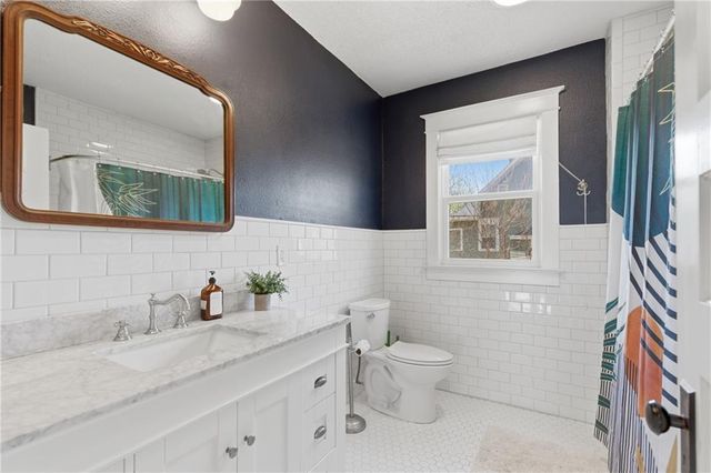 121 Lawn Avenue, Kansas City, MO 64123