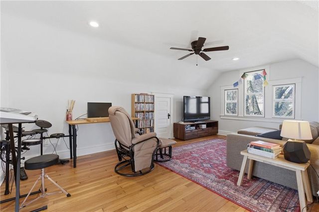 121 Lawn Avenue, Kansas City, MO 64123