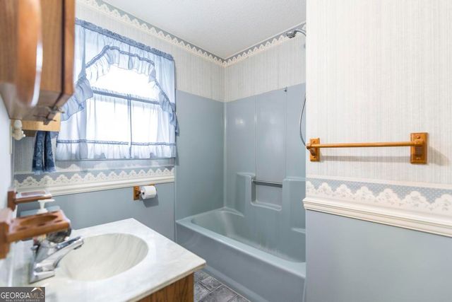 8457 Lower Thomaston Road, Lizella, GA 31052