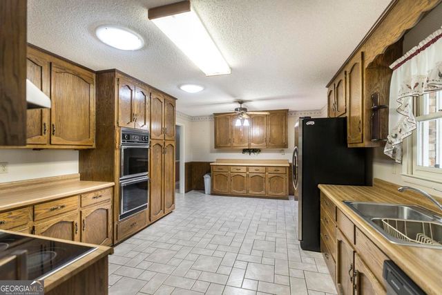 8457 Lower Thomaston Road, Lizella, GA 31052