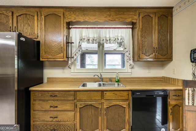 8457 Lower Thomaston Road, Lizella, GA 31052