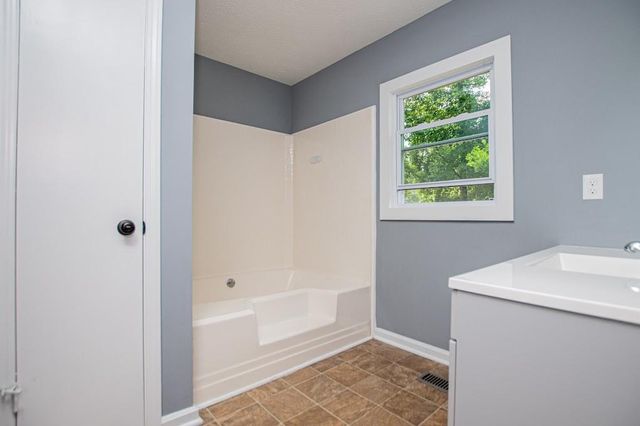 60 Knob Avenue, Carrollton, GA 30116