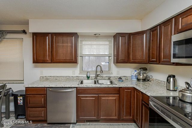 3658 Fairwood Drive, Sylvania, OH 43560