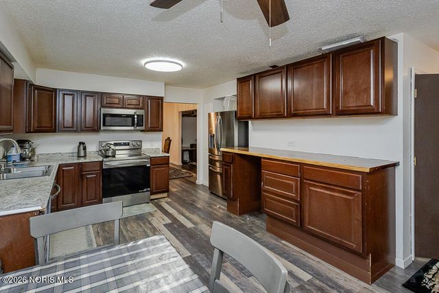 3658 Fairwood Drive, Sylvania, OH 43560