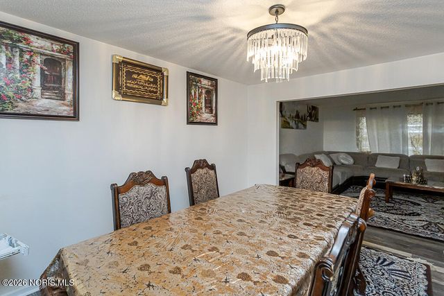 3658 Fairwood Drive, Sylvania, OH 43560