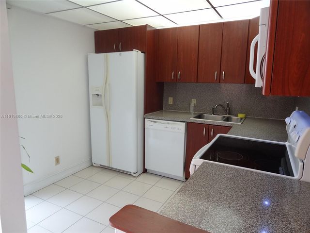 3401 N Country Club Dr EI506, Aventura, FL 33180