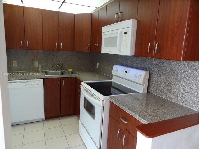 3401 N Country Club Dr EI506, Aventura, FL 33180