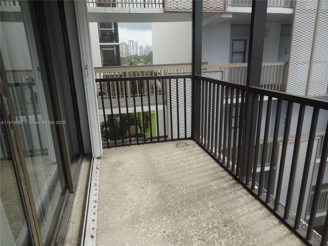 3401 N Country Club Dr EI506, Aventura, FL 33180