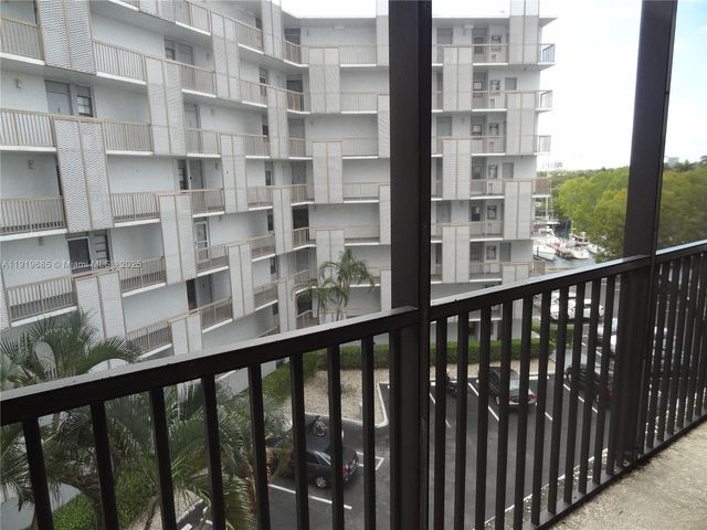 3401 N Country Club Dr EI506, Aventura, FL 33180