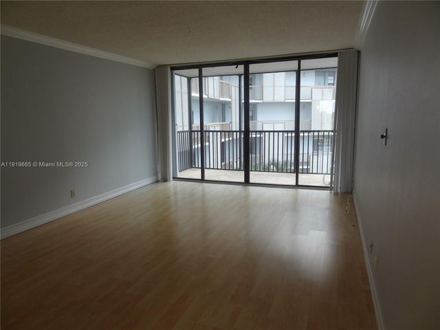 3401 N Country Club Dr EI506, Aventura, FL 33180