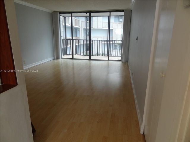 3401 N Country Club Dr EI506, Aventura, FL 33180