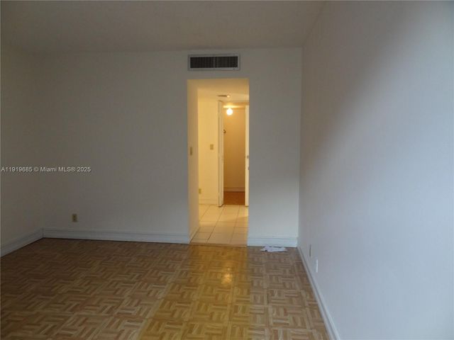 3401 N Country Club Dr EI506, Aventura, FL 33180