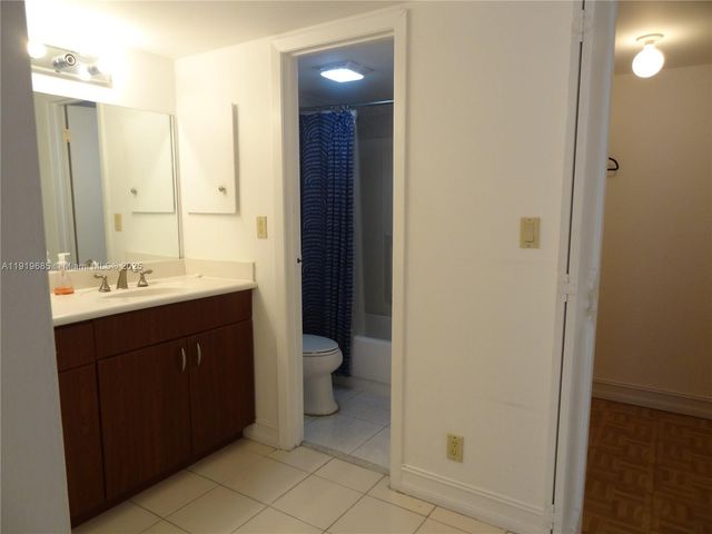 3401 N Country Club Dr EI506, Aventura, FL 33180