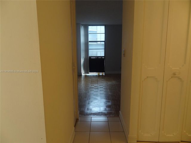 3401 N Country Club Dr EI506, Aventura, FL 33180