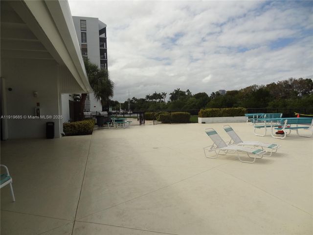 3401 N Country Club Dr EI506, Aventura, FL 33180