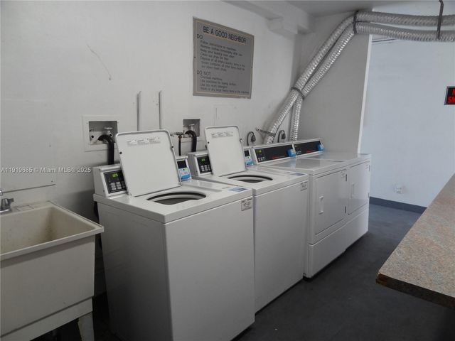 3401 N Country Club Dr EI506, Aventura, FL 33180