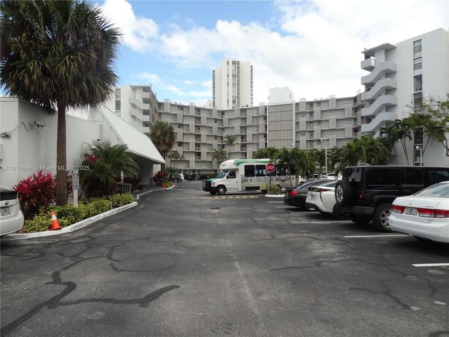 3401 N Country Club Dr EI506, Aventura, FL 33180