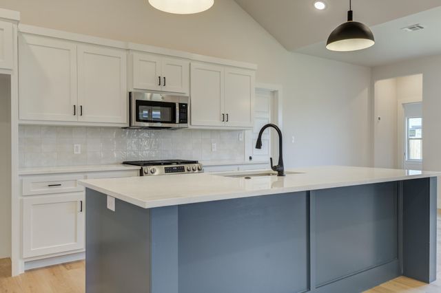 6913 13th Street, Lubbock, TX 79416