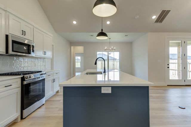 6913 13th Street, Lubbock, TX 79416