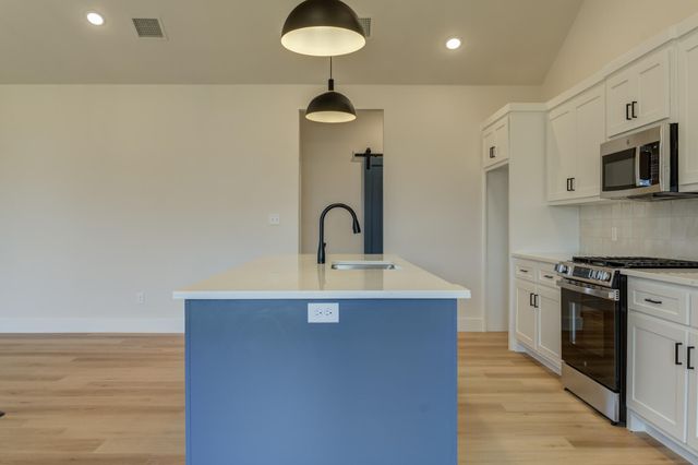 6913 13th Street, Lubbock, TX 79416