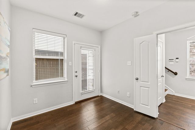 2326 Stutz Drive 106, Dallas, TX 75235