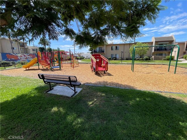801 K-6 S Lyon 163, Santa Ana, CA 92705