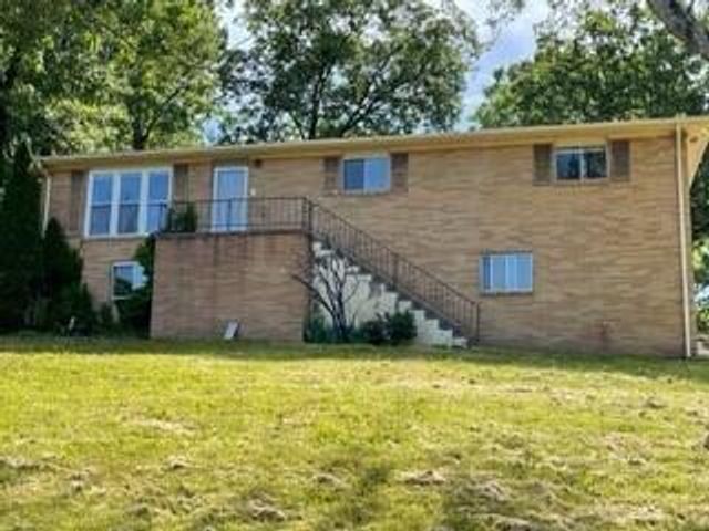 2 Canary Lane, Rossville, GA 30741