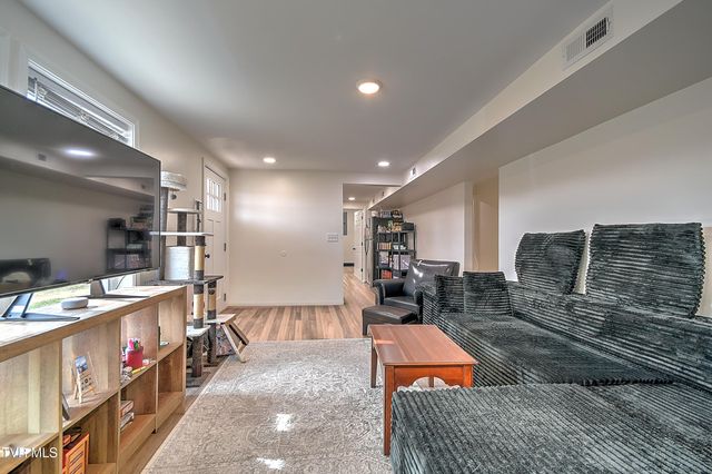 127 Patrick Lane, Gray, TN 37615