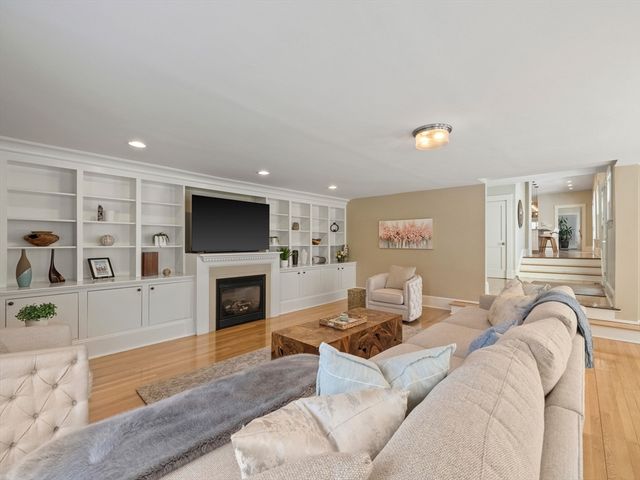 20 Maple Street, Lexington, MA 02420