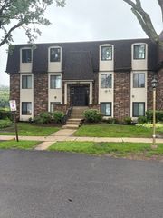 835 Waterview Circle 5, Vernon Hills, IL 60061