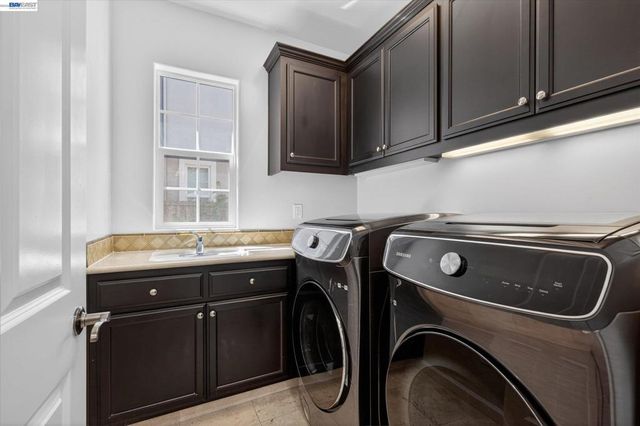 3139 Sweetviolet Dr, San Ramon, CA 94582