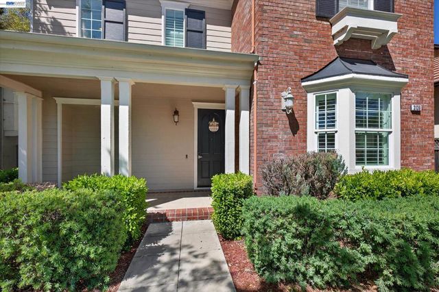 3139 Sweetviolet Dr, San Ramon, CA 94582