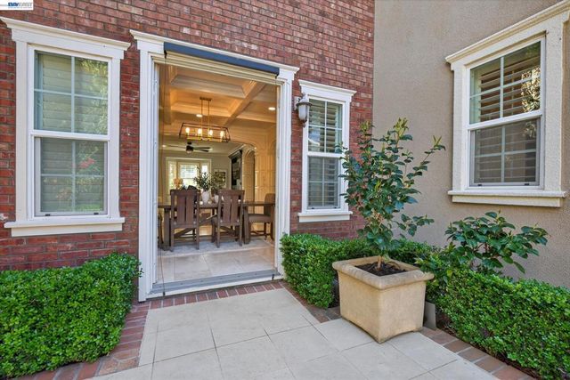 3139 Sweetviolet Dr, San Ramon, CA 94582