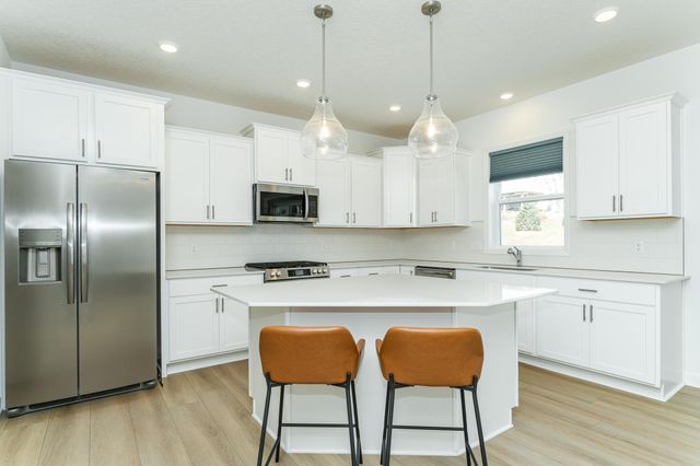 4933 Noble Drive NW, Rochester, MN 55901