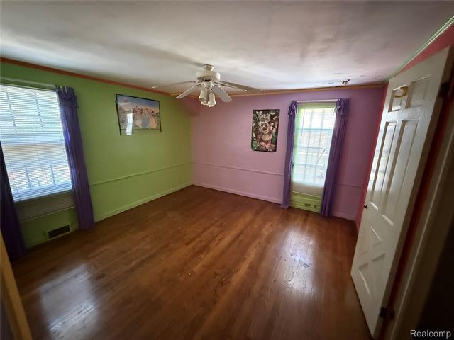 2720 Woodstock Drive, Highland Park, MI 48203