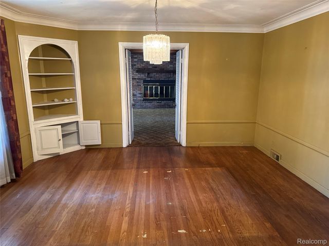 2720 Woodstock Drive, Highland Park, MI 48203