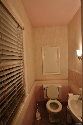 2720 Woodstock Drive, Highland Park, MI 48203