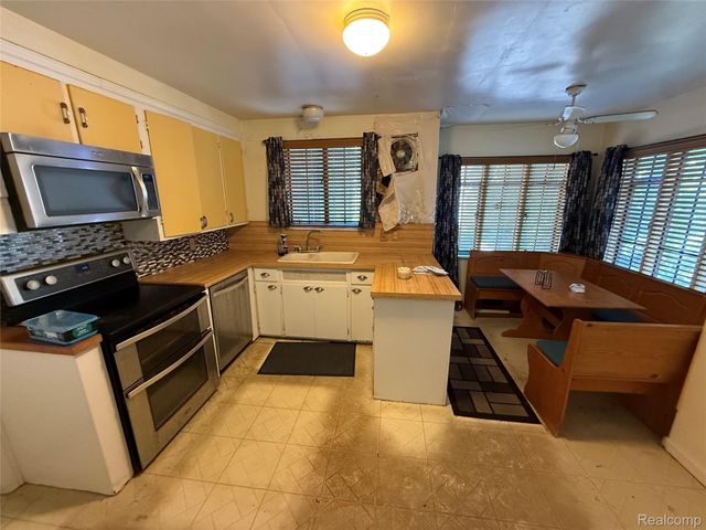 2720 Woodstock Drive, Highland Park, MI 48203