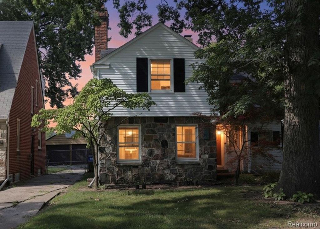 2720 Woodstock Drive, Highland Park, MI 48203