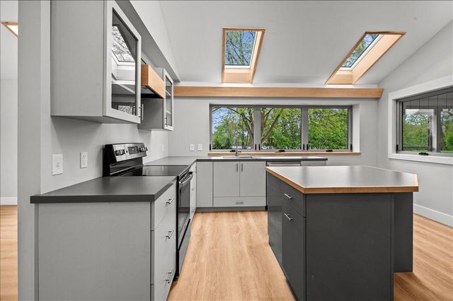 134 Holmdene Boulevard NE, Grand Rapids, MI 49503